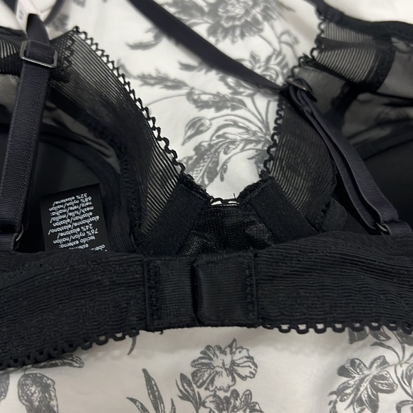 Calvin Klein Unpadded Plunge Bra - Picture 5 of 7